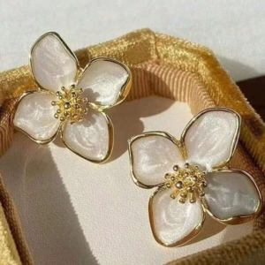 Retro Hong Kong Style Floral Stud Earrings, Red Hibiscus and Clover Glazed Design, Vintage Elegant Earrings for Women